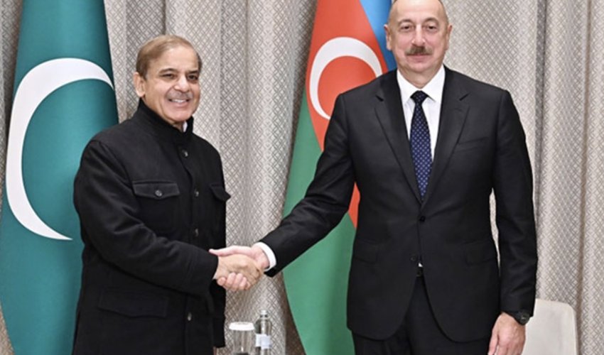 Премьер-министр Пакистана позвонил Президенту Азербайджана Ильхаму Алиеву