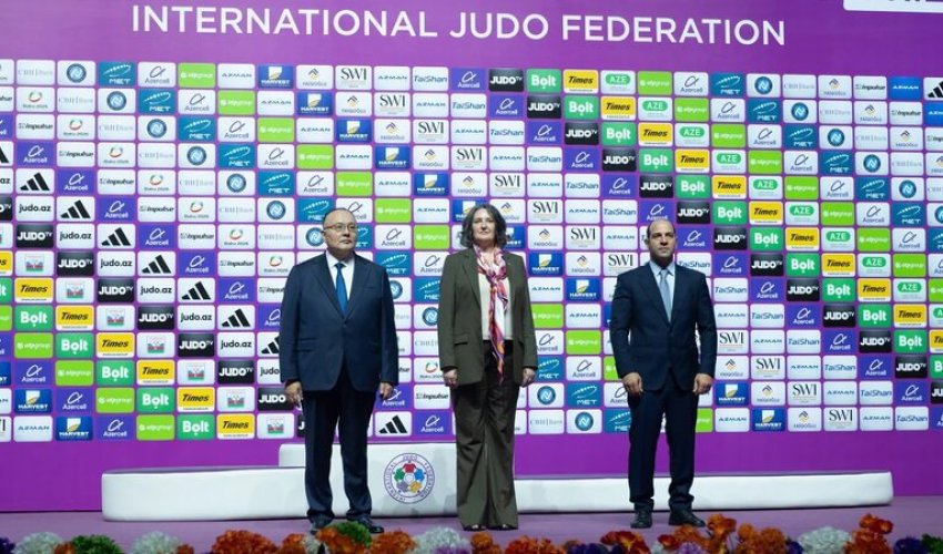 Cüdo üzrə dünya çempionatının bayrağı Qazaxıstana təhvil verilib