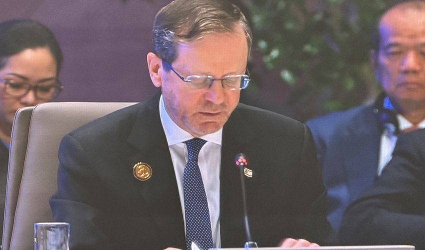 İsrail prezidenti Asiya ölkələrini əməkdaşlığa çağırıb, boykotlara qarşı çıxıb