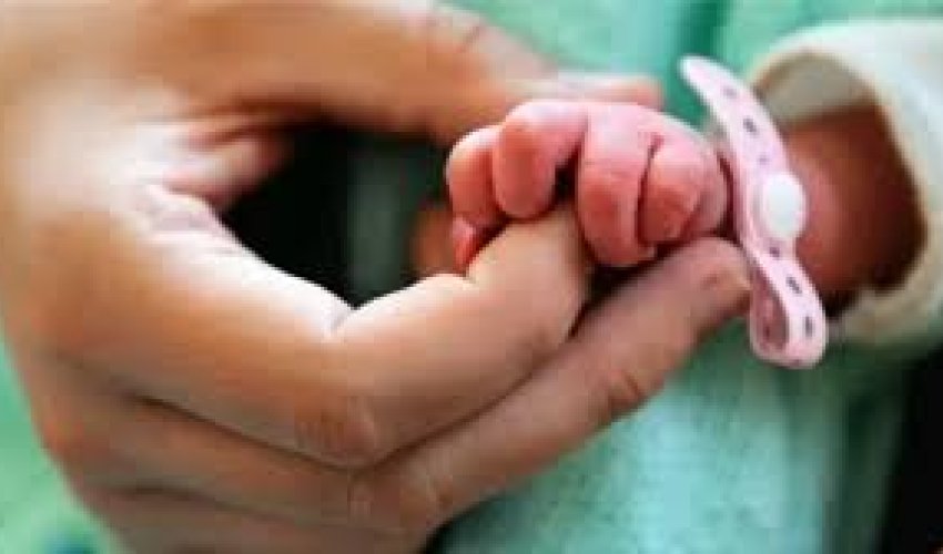 Azərbaycanda yeniyetmə anaların sayı açıqlanıb