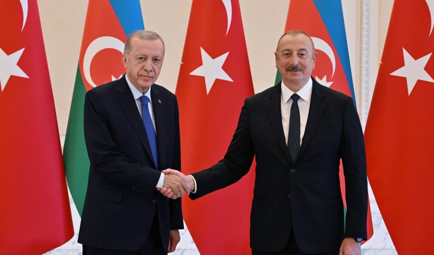 Ərdoğan Azərbaycanı Müstəqilliyin Bərpası Günü münasibətilə təbrik edib