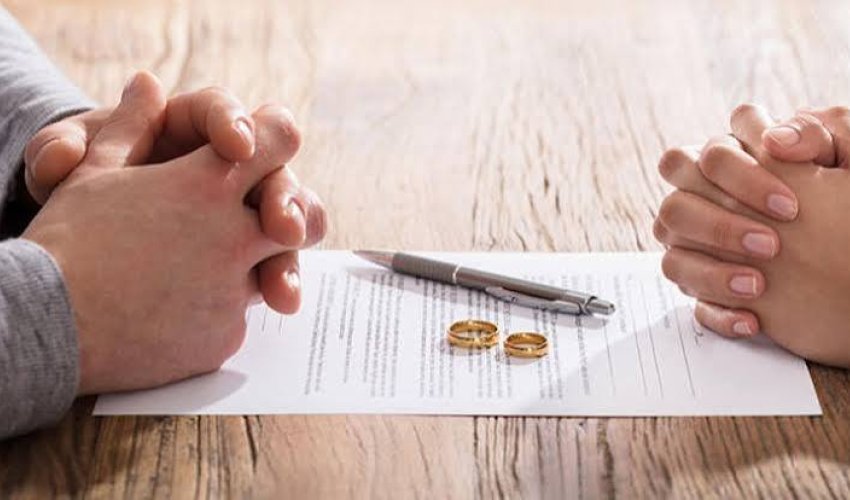Azərbaycanda boşanan gənc qadınların sayı kişilərdən 2,3 dəfə çox olub