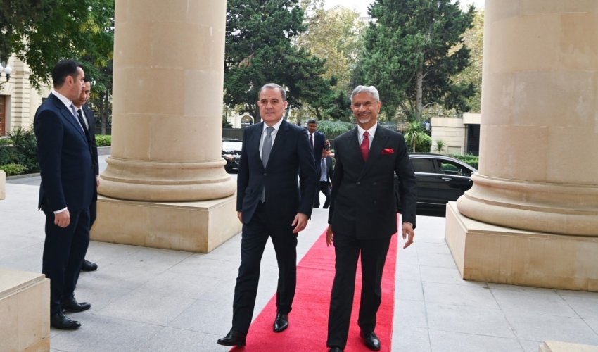 
Azərbaycan və Hindistan XİN rəhbərlərinin görüşü başlayıb
