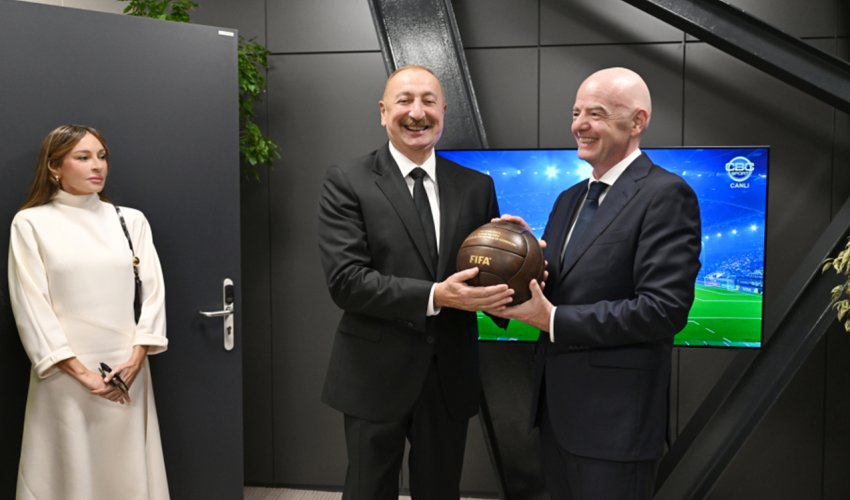 Əliyev və FIFA prezidenti U-15 dünya çempionatının açılış mərasimində iştirak ediblər