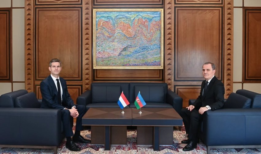Ceyhun Bayramovun niderlandlı həmkarı ilə görüşü başlayıb