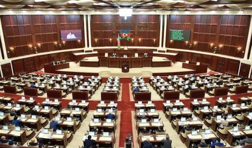 Ağdamda ev bölgüsü parlamentdə mübahisəyə səbəb olub