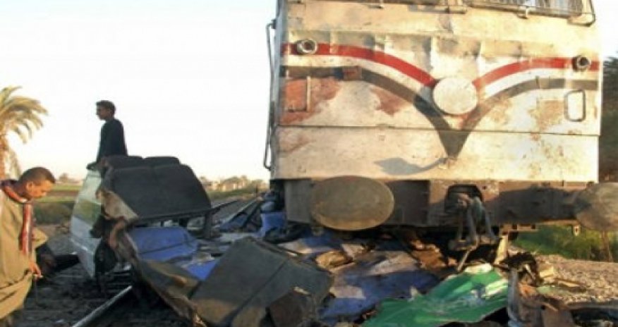 Qatar qəzaya uğradı: 24 ölü, 28 yaralı