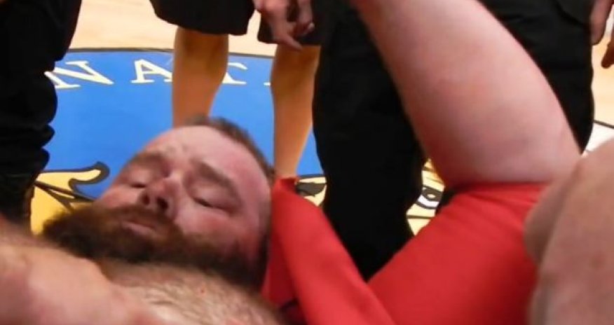 Тяжелоатлет уронил на грудь 545 фунтовую штангу - ФОТО+ВИДЕО