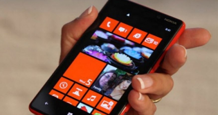 "Nokia" rəsmən "Microsoft"a satıldı