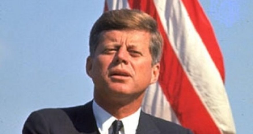 Причиной смерти Кеннеди мог стать спинной корсет -ВИДЕО