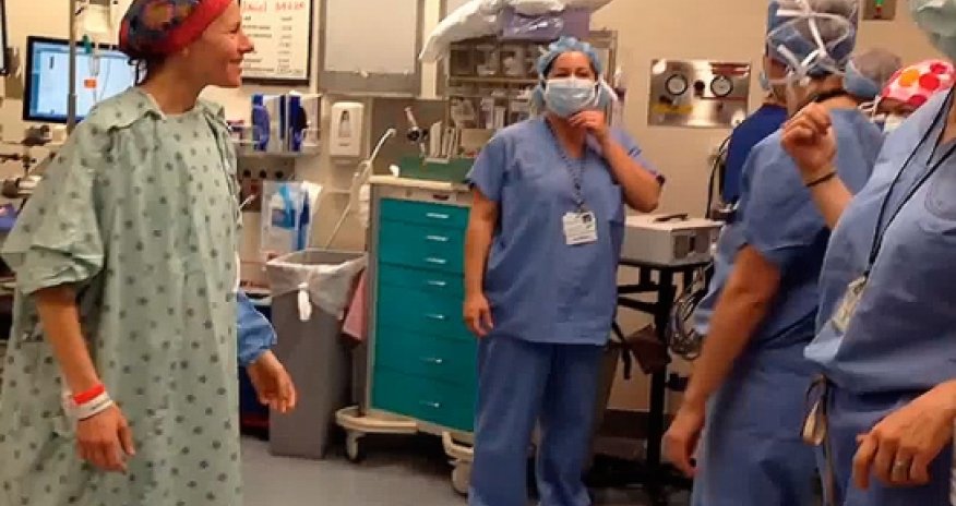 Пациентка и врачи устроили в операционной дискотекуВИДЕО