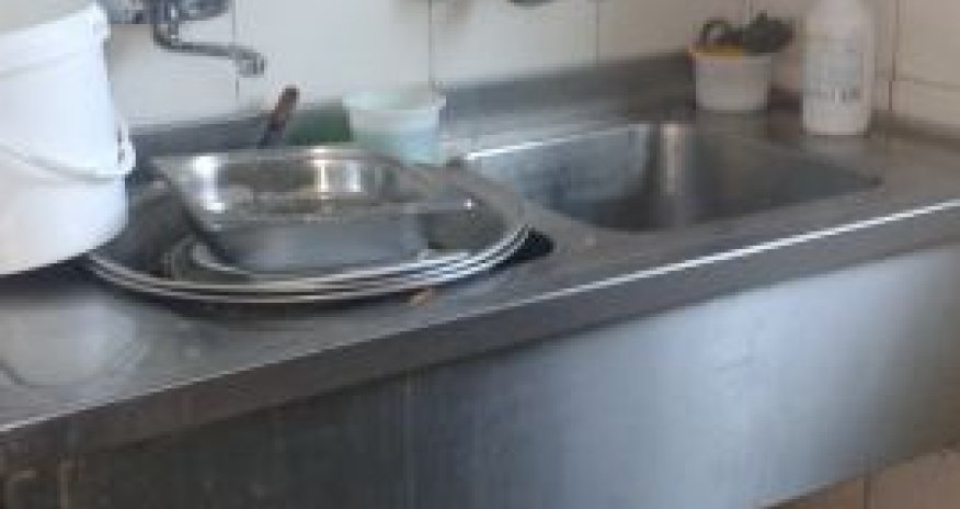 Грубые нарушения в бакинском ресторане - ФОТО