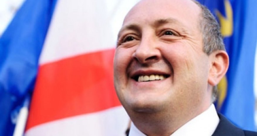 Gürcüstan prezidentinin maaşı artırıldı