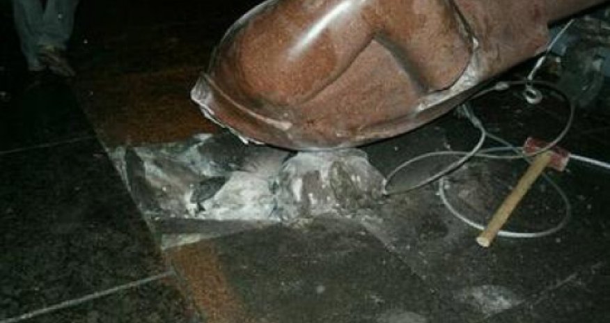 Kiyevdə Leninin heykəlinin dağıdılmasına etiraz