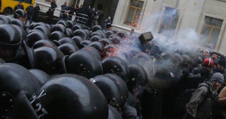 Впечатляющие кадры украинских протестов -ФОТО
