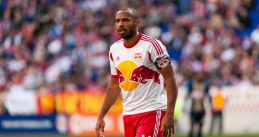 Anri Məsut Özilin tərifini göylərə qaldırdı