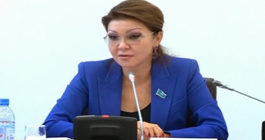 Дочь Назарбаева назвала детей-инвалидов уродамиВИДЕО