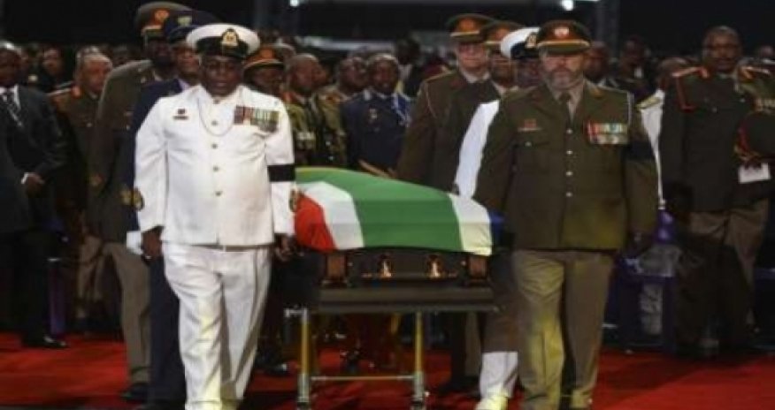 Mandelanın dəfn mərasimi keçirildiı - FOTOLAR