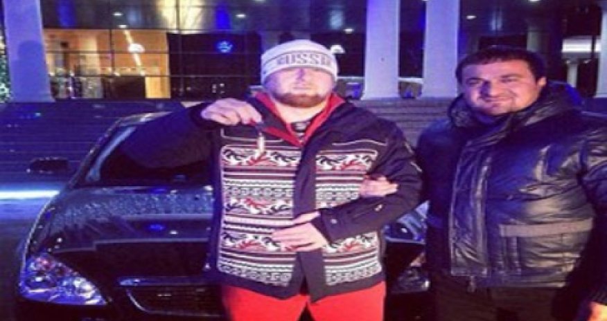 Prezidentə "like"a görə maşın hədiyyə etdilər