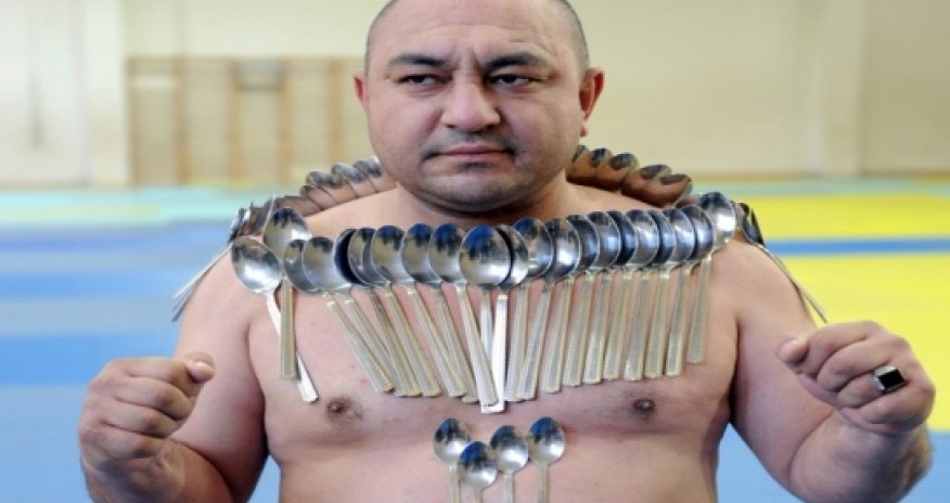 "Человек-магнит" живет в Грузии -ВИДЕО