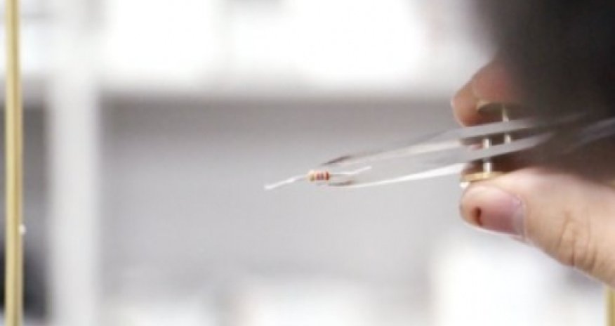 Предметы перемещают звуковые волны -ВИДЕО