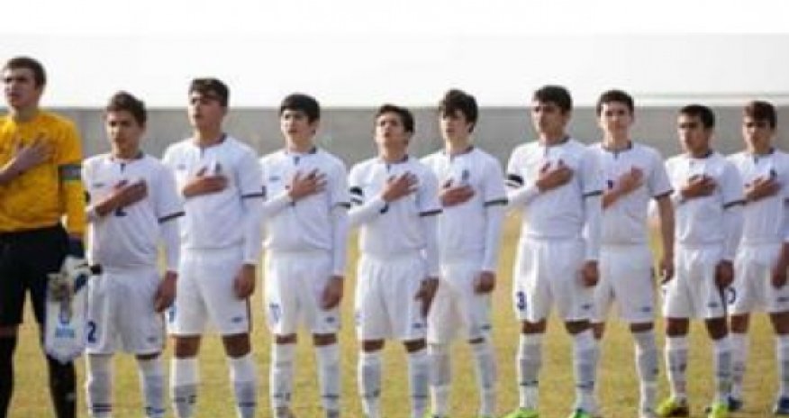 Юношеская сборная Азербайджана сыграла матч в черных повязках