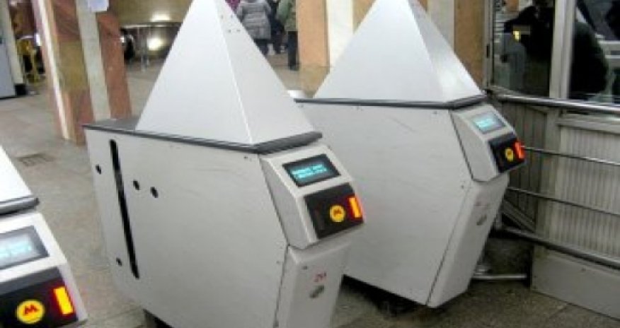 В лондонском метро турникет «подпевает» группе Blur -ВИДЕО