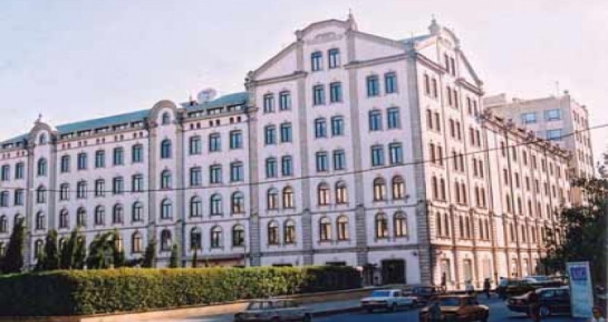3 здания в Баку  выставлены на продажу за $450 млн -ФОТО
