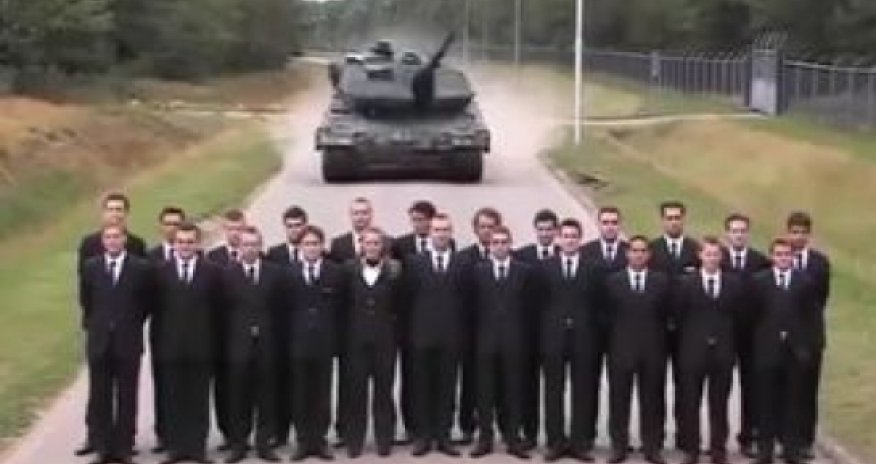 Ролик с танком привел к массовым сердечным приступам -ВИДЕО