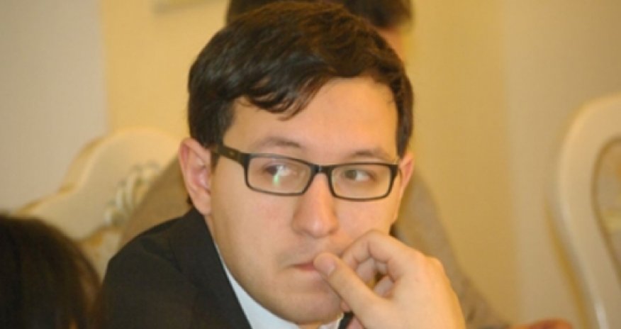 Azərbaycanlı yazar qarda sürüşdü, ayağı sındı