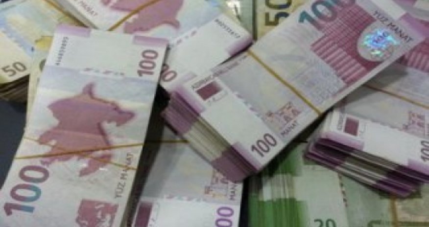 Среднемесячная зарплата в Азербайджане - 423 маната