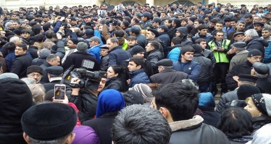 Жители "Советской" требуют 4 тыс  манат/1 кв. м