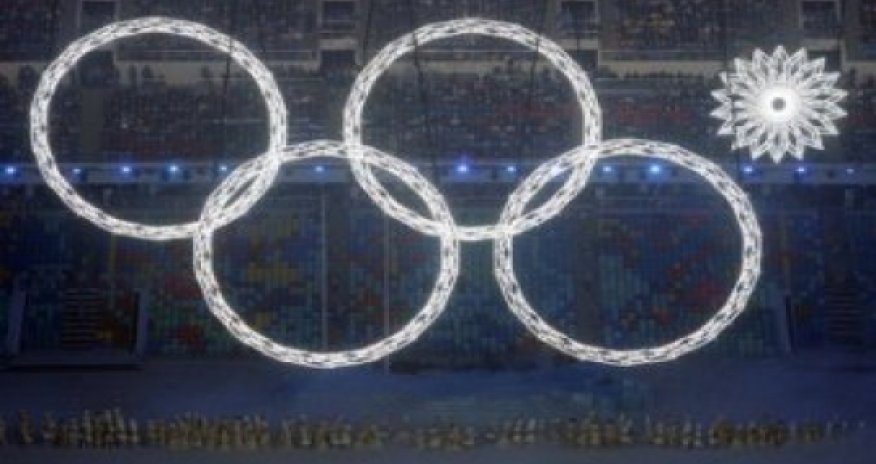 Техник, виновный в нераскрытии олимпийского кольца, умер? -ВИДЕО