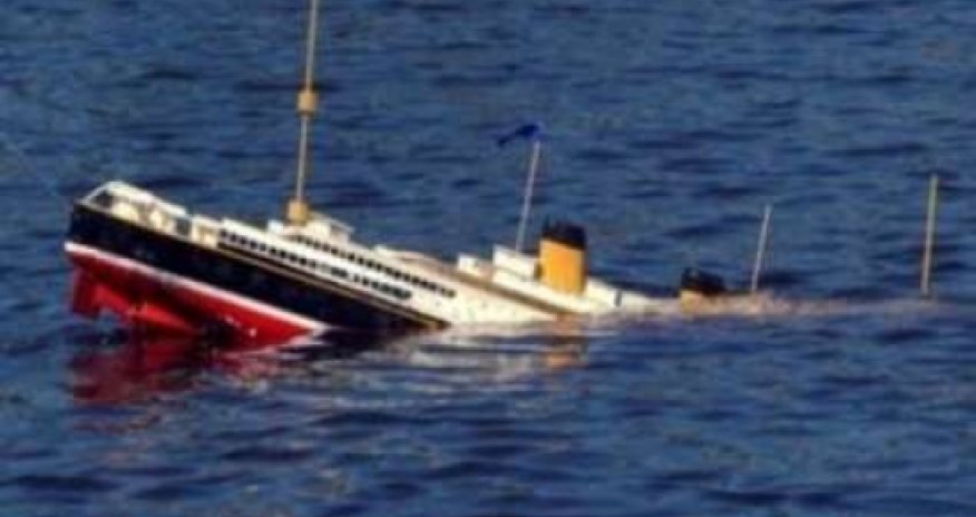 Rusiyalı hərbçilər Krımda hərbi gəmini batırdı