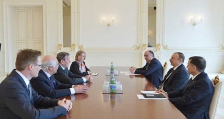 İlham Əliyev Gerhard Şröderi qəbul edib - FOTO