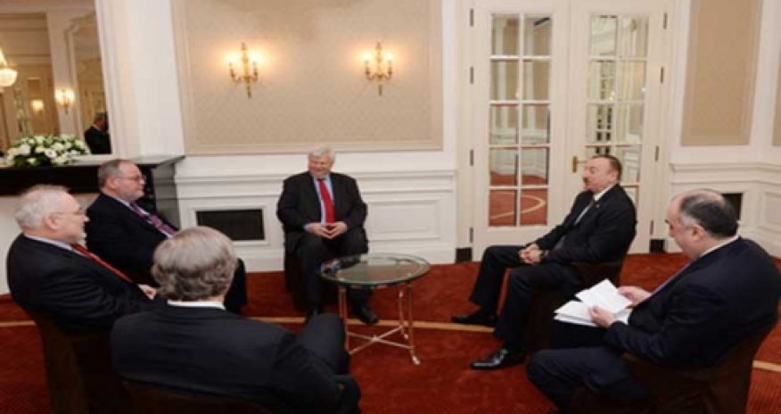 İlham Əliyev Haaqada Minsk qrupunun həmsədrləri ilə görüşüb