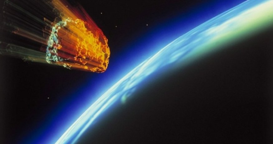 Asteroid the size of a bus grazes past Earth - VIDEO