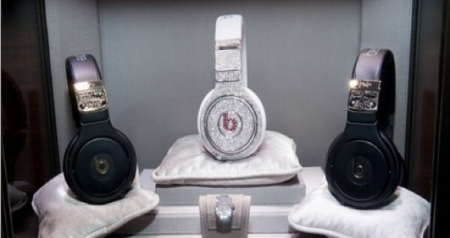Apple "in talks" to acquire Beats
