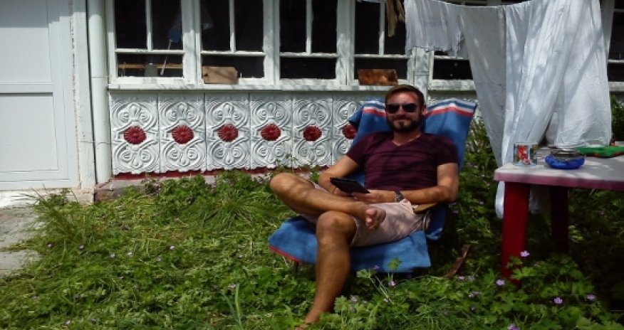 Conchita Wurst is better than corrupt officials