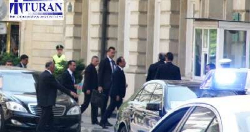 French President meets with civil society