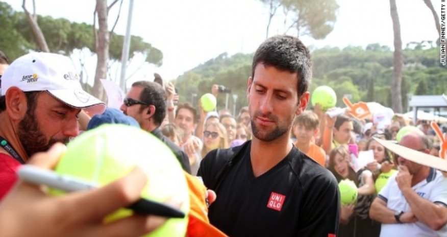 Djokovic makes winning return as Federer leaves home for Rome