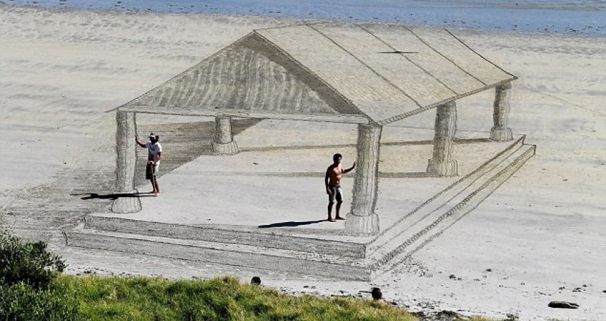 Artists create amazing 3D sand drawings - PHOTO