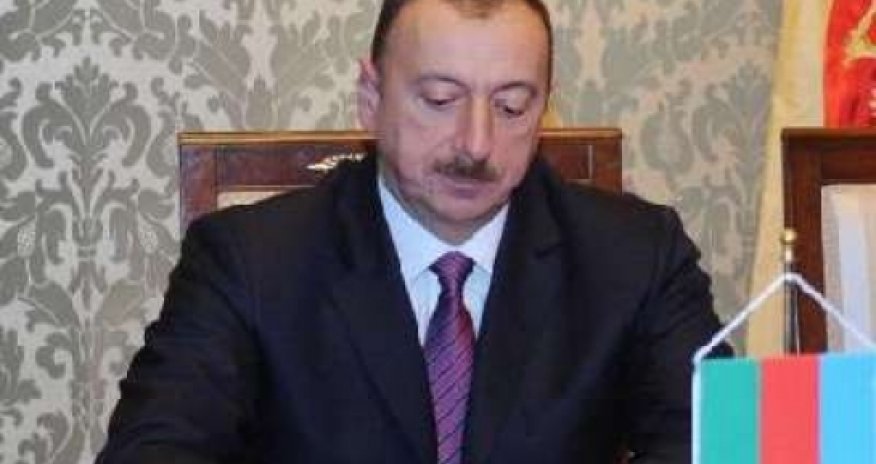 Ilham Aliyev congratulates Poroshenko, newly elected president of Ukraine