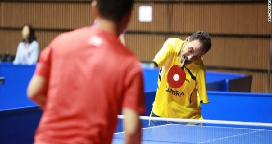 Armless table tennis champion - VIDEO