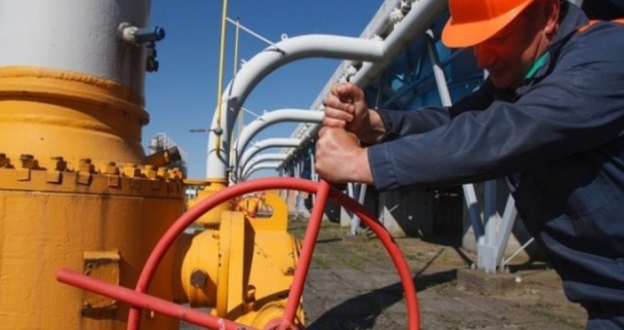 Russia gives Ukraine more time to pay gas bill