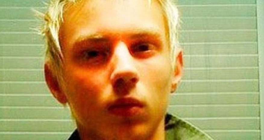 Голубоглазый блондин сделал из себя азиата -ФОТО