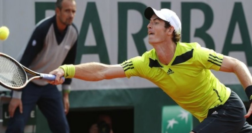 Andy Murray battles into French Open quarter-finals