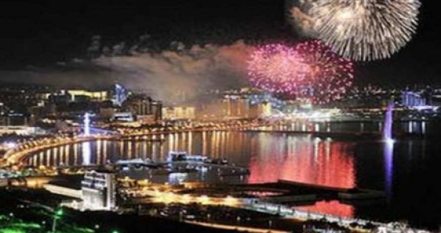 Bakıda möhtəşəm lazer şou - VİDEO