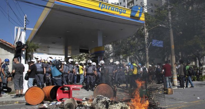 Brazilian police break up protests in Sao Paulo hours before World Cup begins - PHOTO+VIDEO