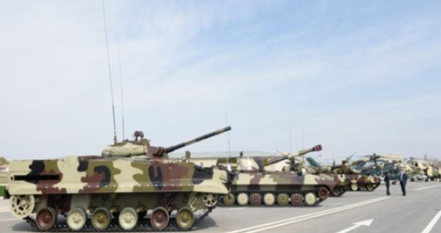 Russian arms exporters meet with official in Baku